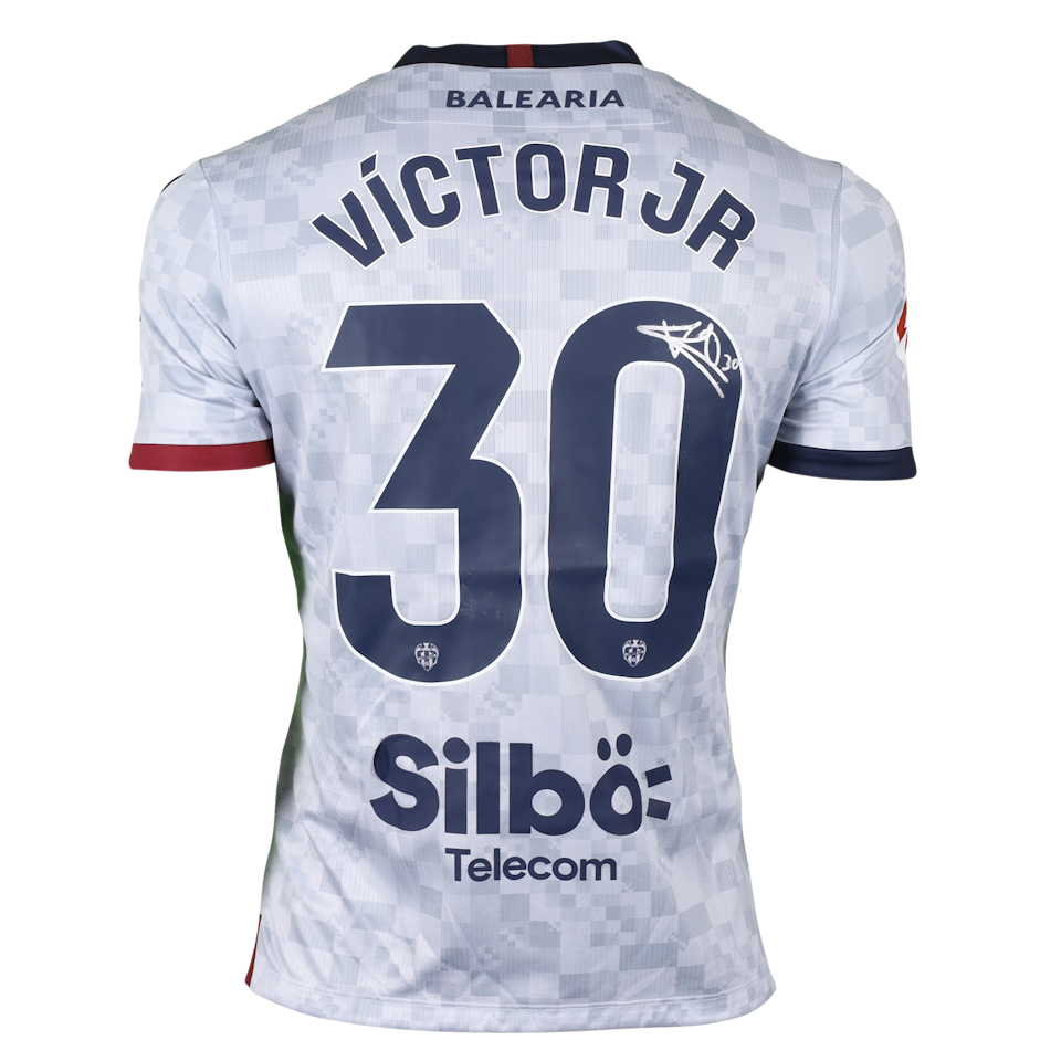 Víctor Fernández Levante UD shirt