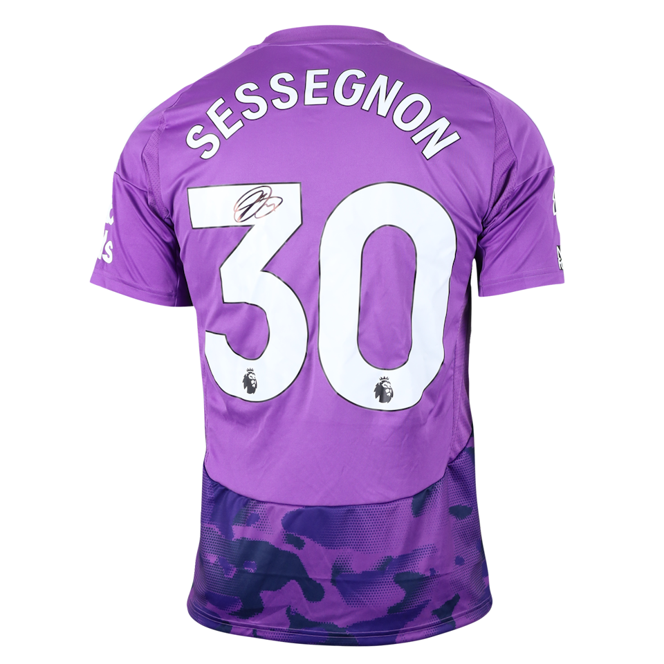 Ryan Sessegnon Fulham shirt