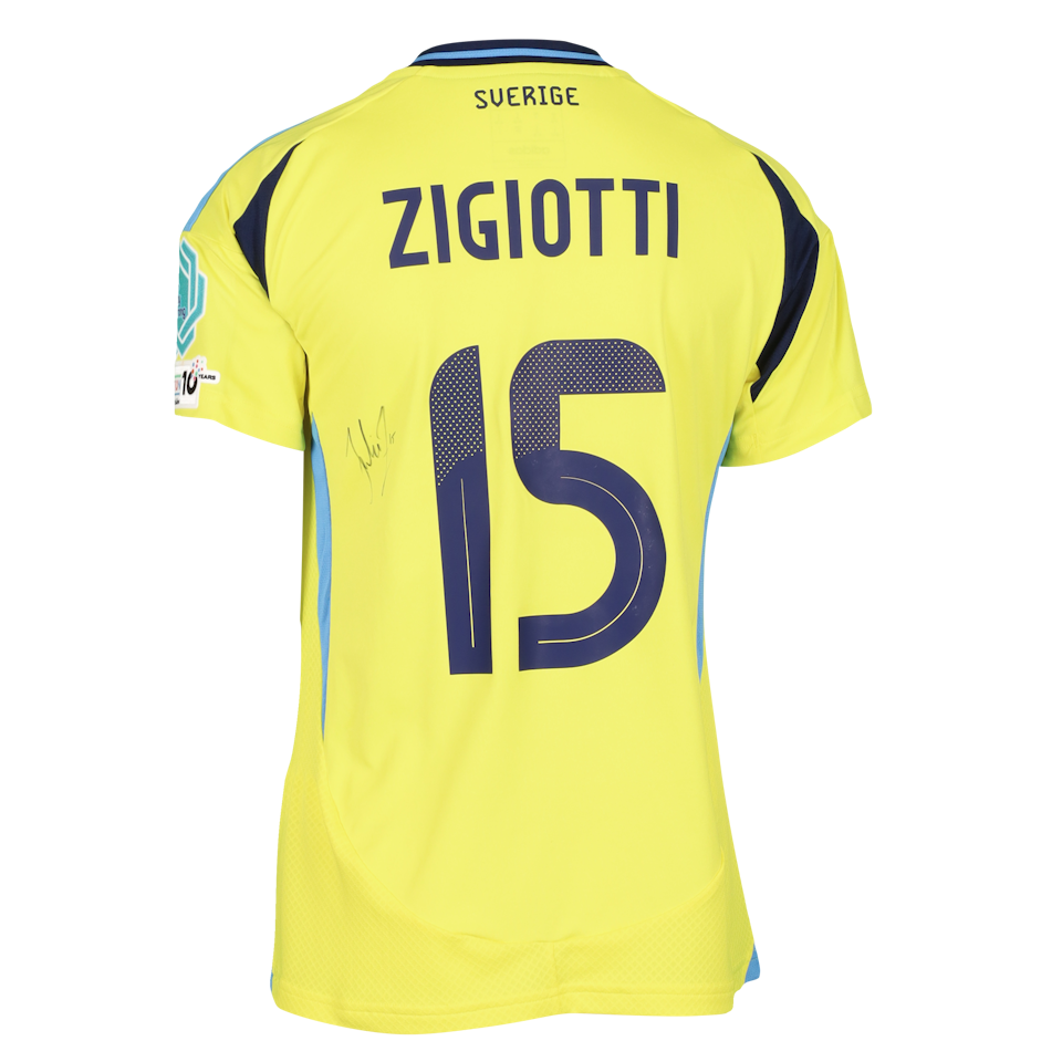 Julia Zigiotti-Olme Sweden W shirt