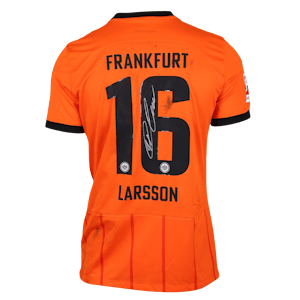 Hugo Larsson Eintracht Frankfurt shirt