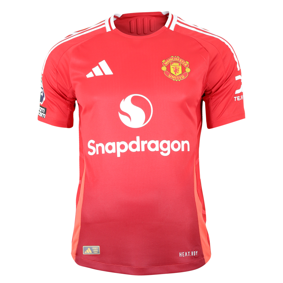 Noussair Mazraoui Manchester United camisa.