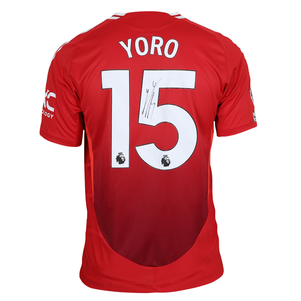 Leny Yoro Manchester United camisa.