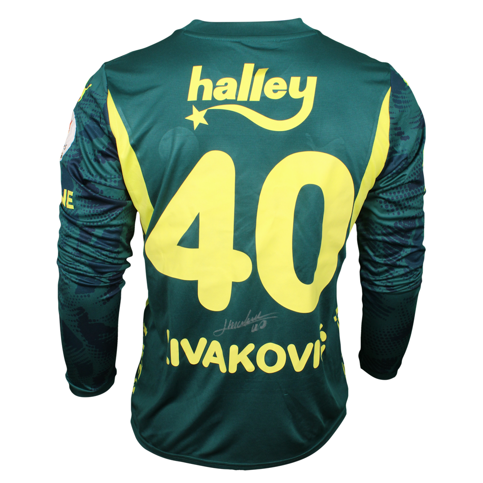 Dominik Livaković Fenerbahçe shirt