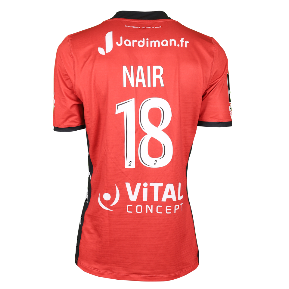 Sohaib Nair En Avant Guingamp shirt