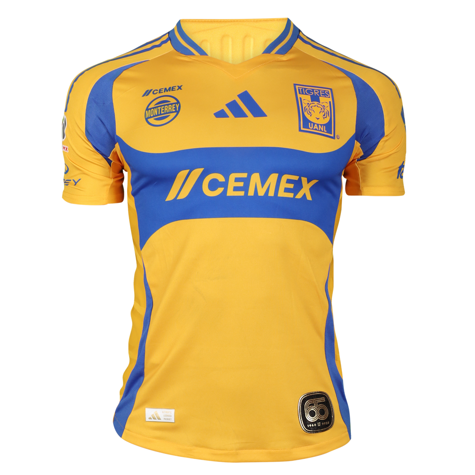 Javier Ignacio Aquino Carmona Tigres UANL shirt