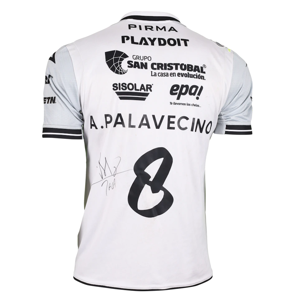 Agustín Palavecino Necaxa camisa.