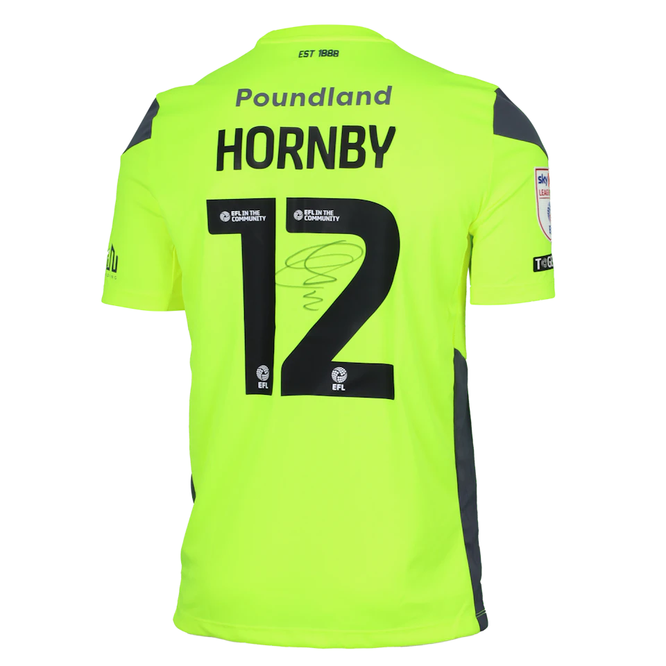 来自Walsall的Sam Hornby球衣