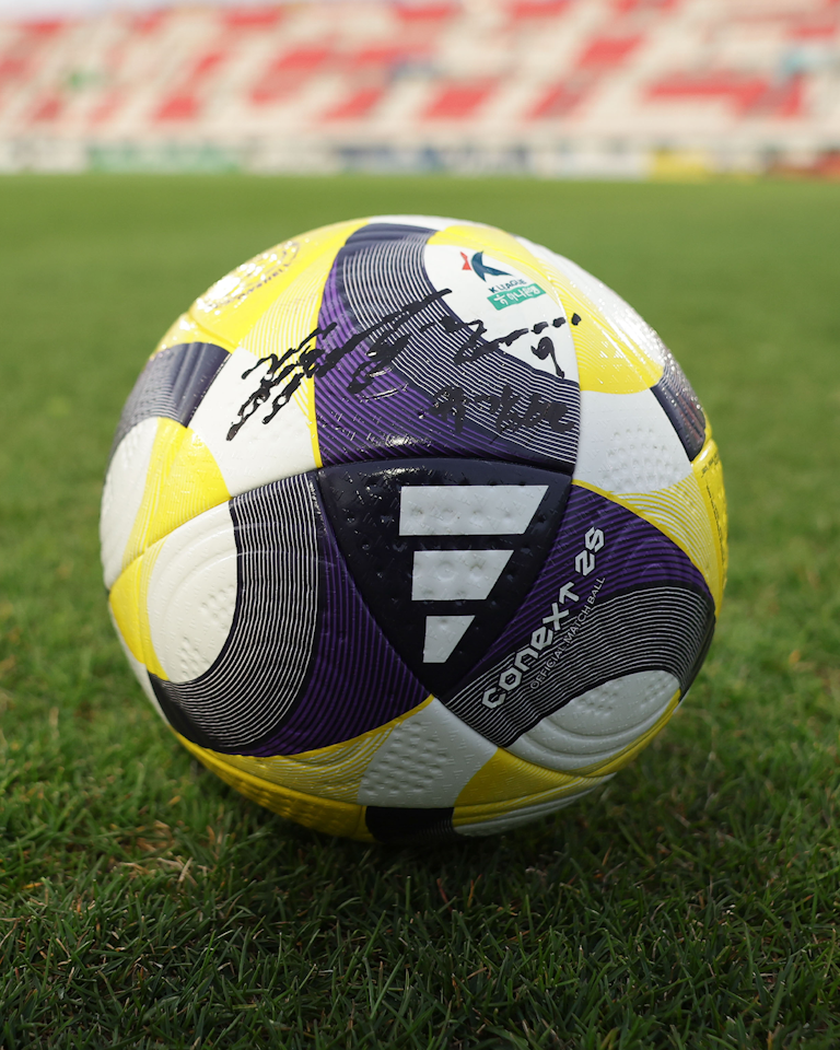 Match Scored Ball `30 - Kang-hyun Yu 유강현