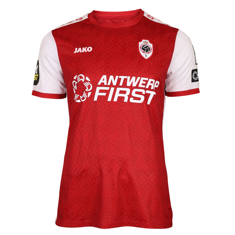 Dennis Praet Royal Antwerp FC shirt