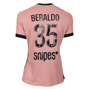 Paris Saint-Germain 팀의 Lucas Lopes Beraldo 셔츠