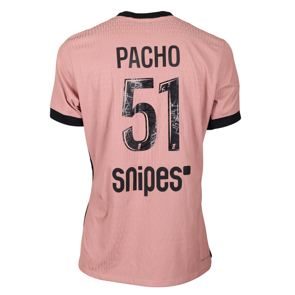 William Pacho Paris Saint-Germain forması