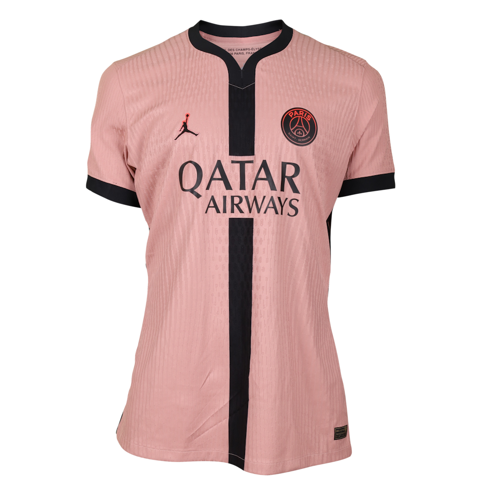 William Pacho Paris Saint-Germain forması
