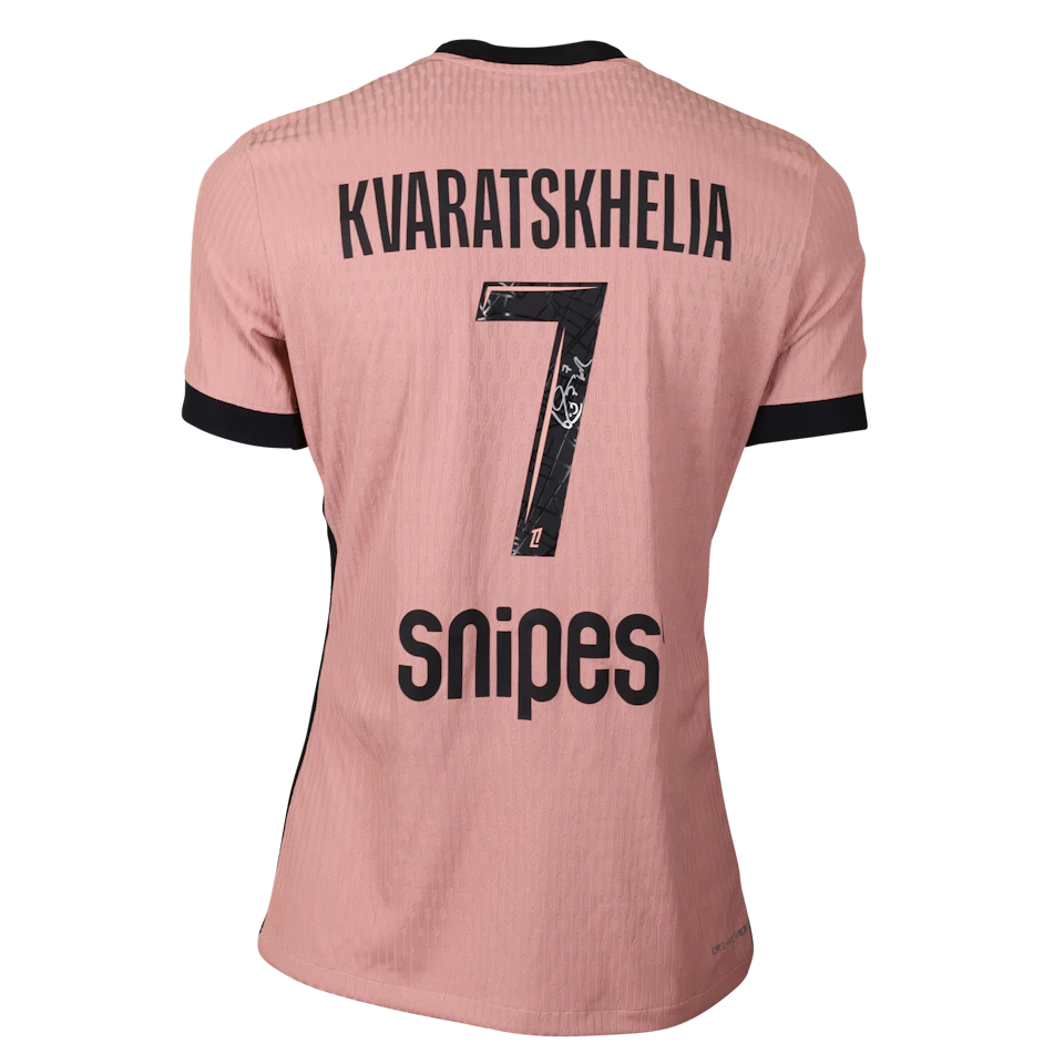 Khvicha Kvaratskhelia Paris Saint-Germain shirt