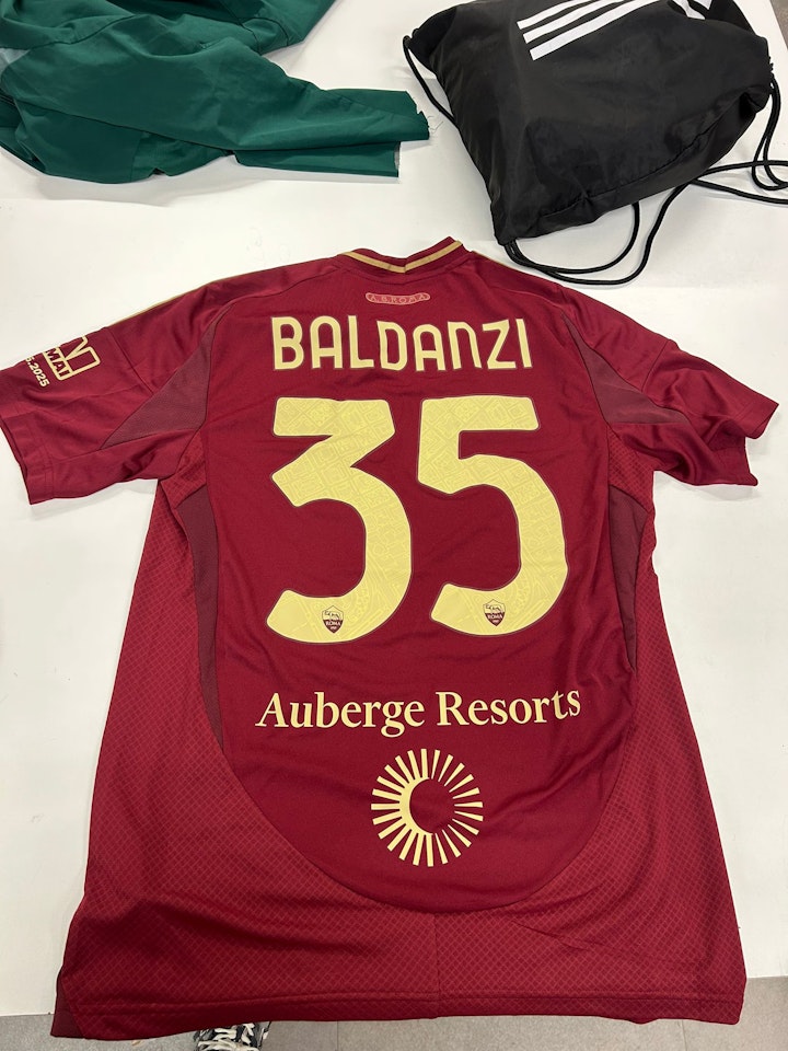 Tommaso Baldanzi AS Roma shirt