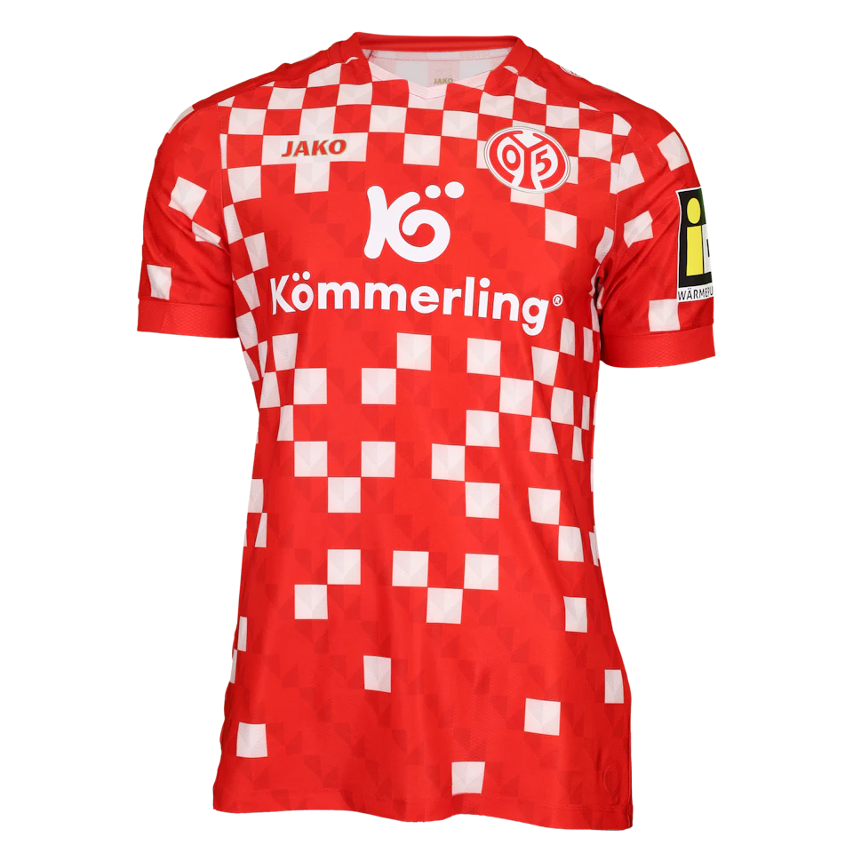 来自Mainz 05的Silvan Widmer 球衣