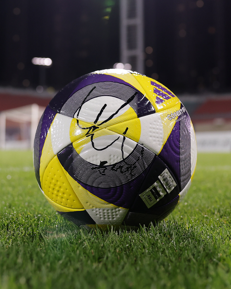 Match Scored Ball `81 - Seon-min Moon 문선민