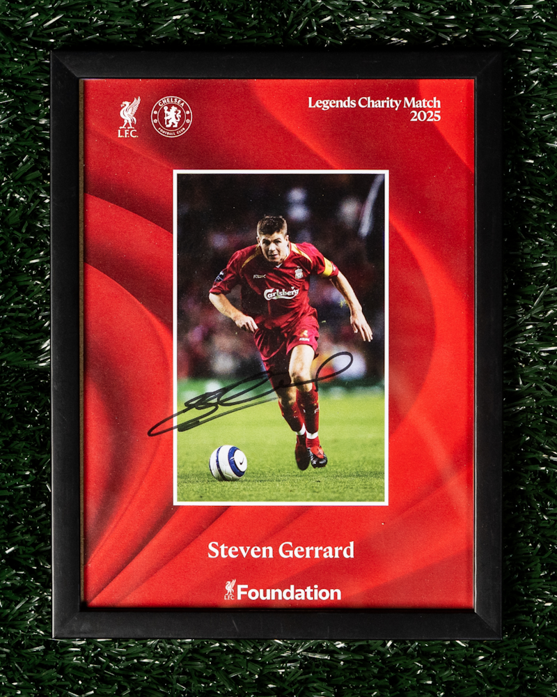 値下げSteaven Gerrard 直筆サイン入りユニフォーム 証明書付き　 スティーブン・ジェラード【直筆サイン入り】2005リバプールホーム