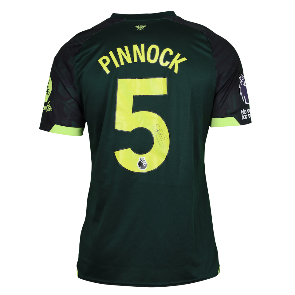 Ethan Pinnock  Brentford shirt