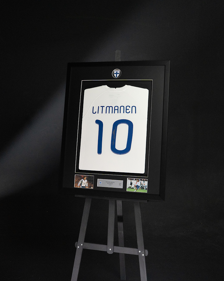 Litmanen Signed Shirt – Finland’s Finest 