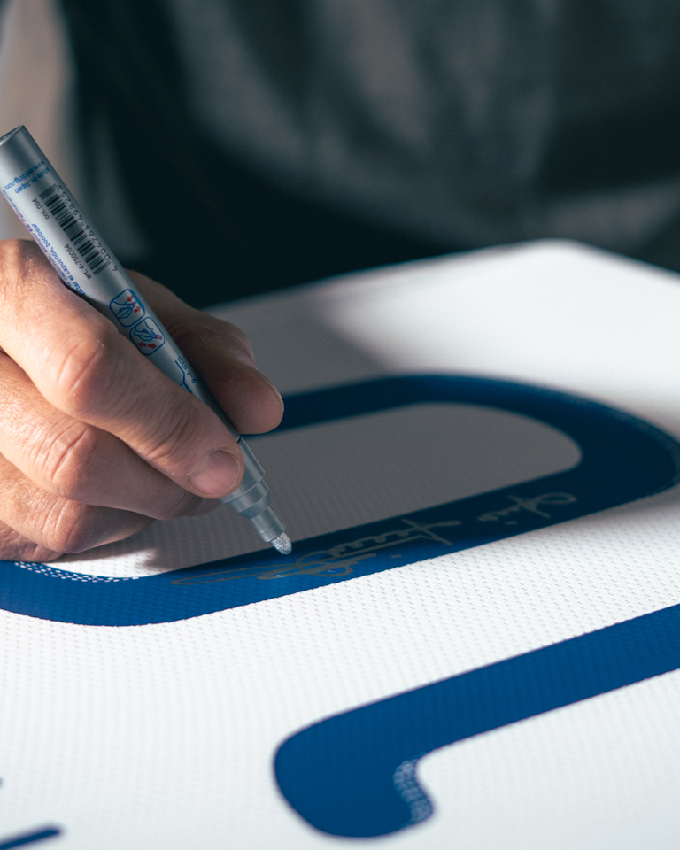 Litmanen Signed Shirt – Finland’s Finest 