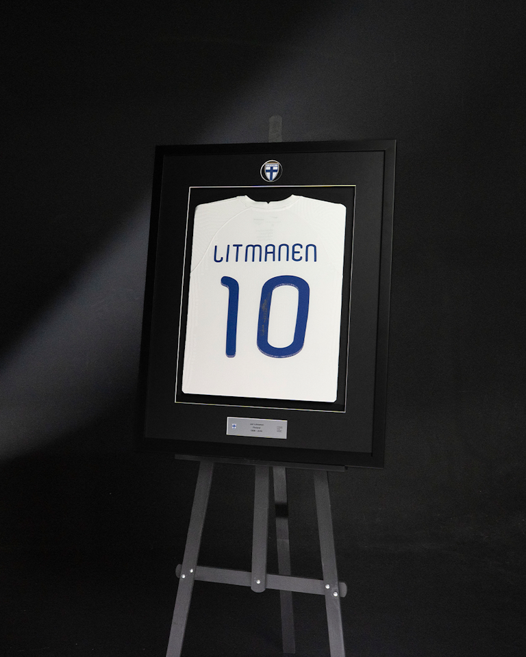 Litmanen Signed Shirt - Finland Back