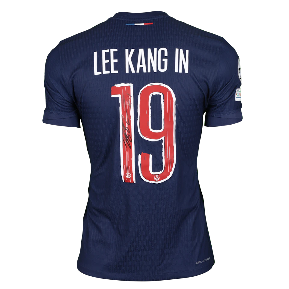 来自Paris Saint-Germain的Kang-In Lee 이강인球衣