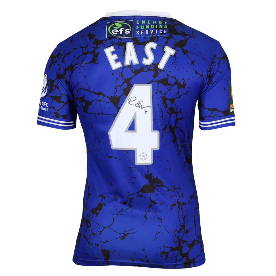 来自Rochdale的Ryan East球衣