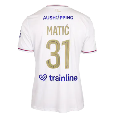 来自Olympique Lyonnais的Nemanja Matić球衣