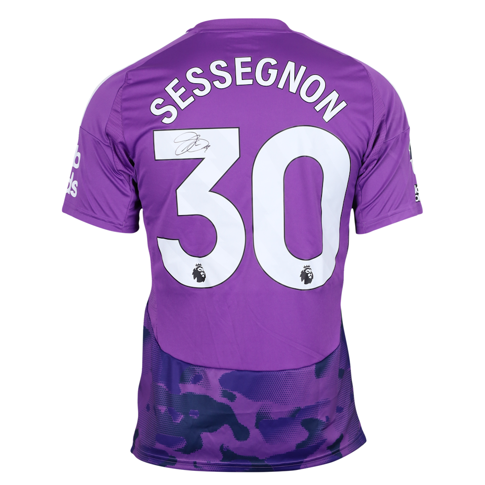 Ryan Sessegnon Fulham shirt
