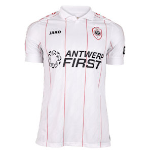 Dennis Praet Royal Antwerp FC shirt