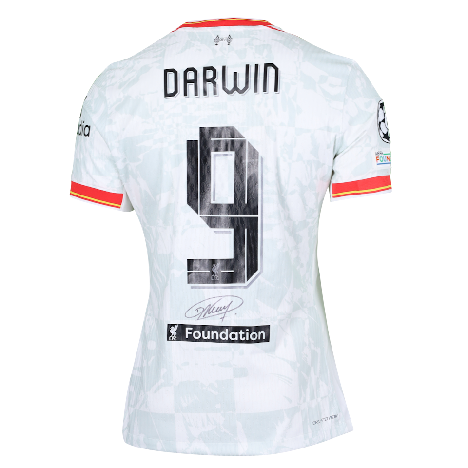 Darwin Núñez Liverpool shirt
