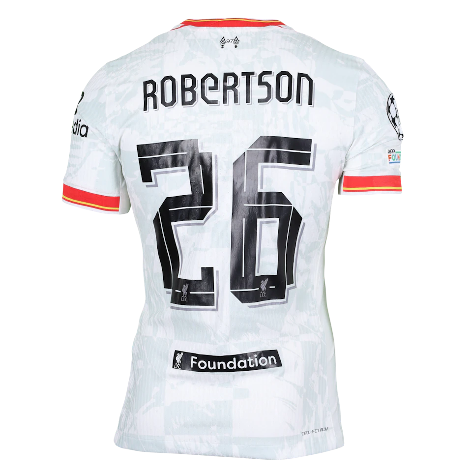 来自Liverpool的Andrew Robertson球衣