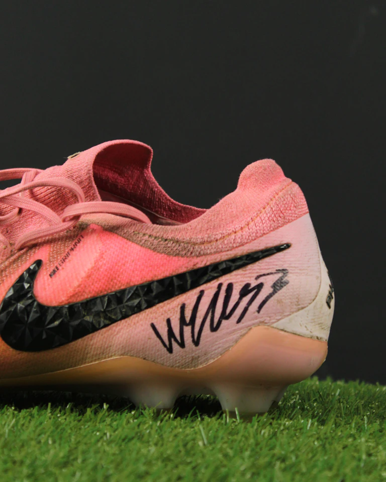 Signed Shoes | Wouter Goes