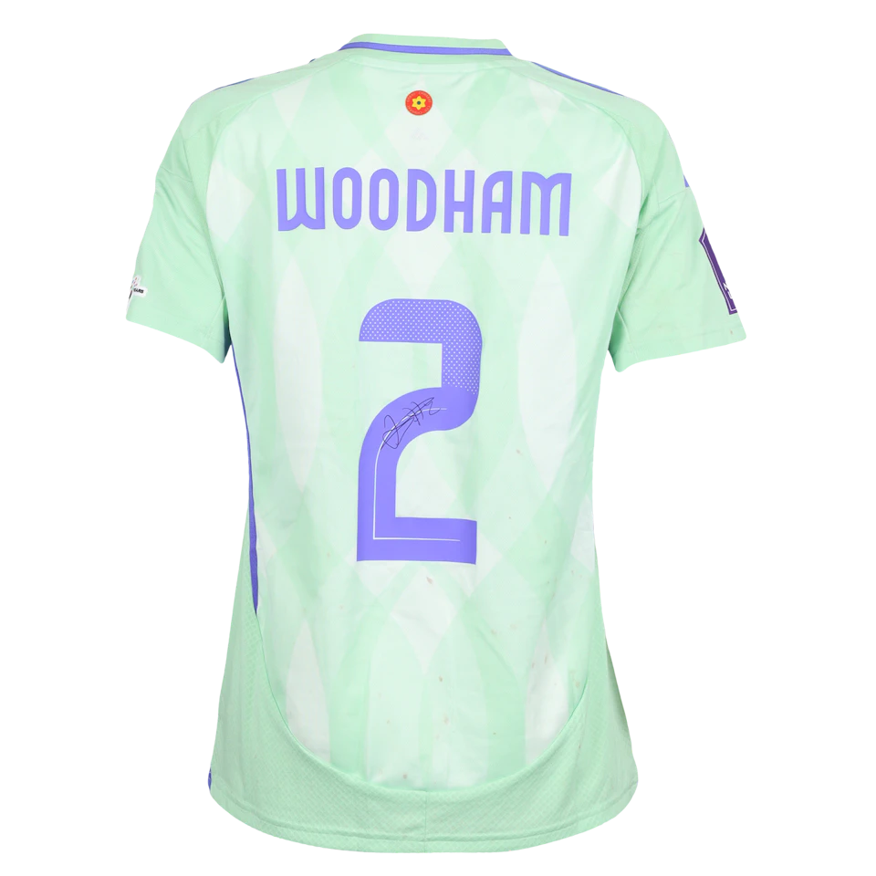 来自Wales W的Lily Woodham球衣