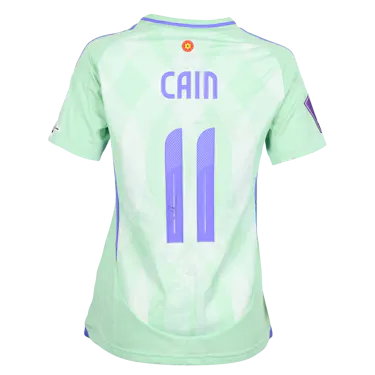 来自Wales W的Hannah Cain球衣