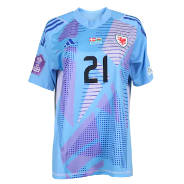 来自Wales W的Safia Middleton-Patel球衣