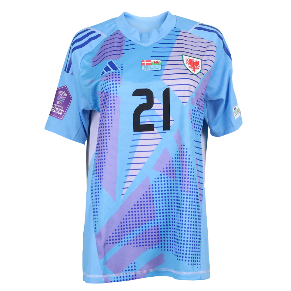 来自Wales W的Safia Middleton-Patel球衣