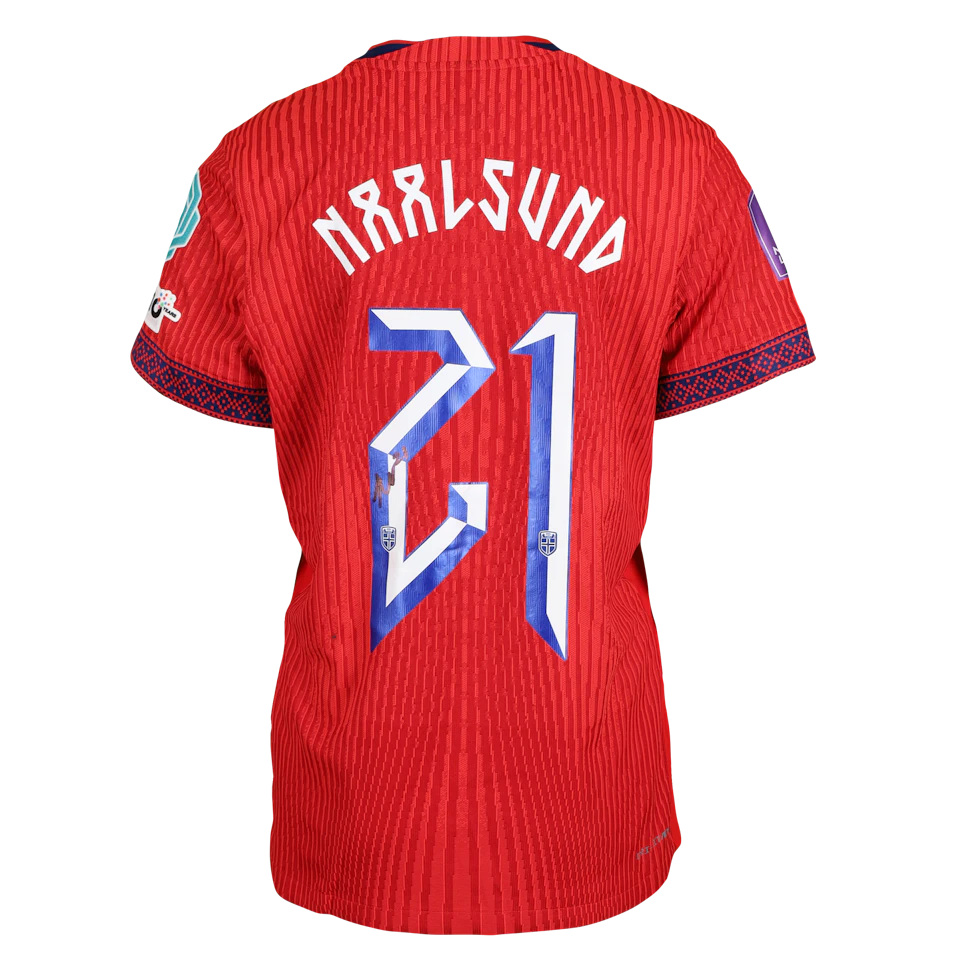 Shirt van Lisa Fjeldstad Naalsund Norway W