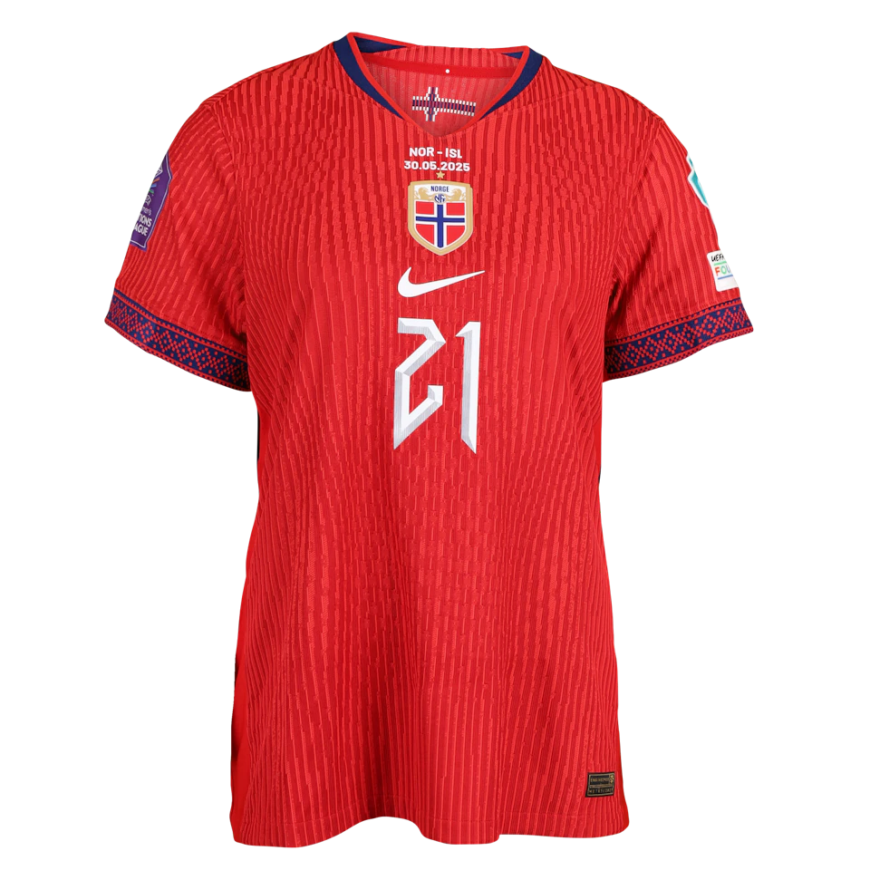 Shirt van Lisa Fjeldstad Naalsund Norway W