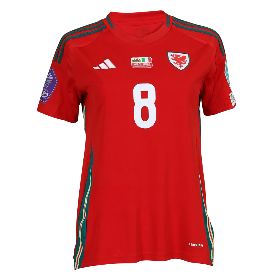 来自Wales W的Angharad James-Turner球衣