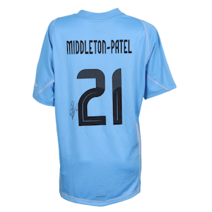 Safia Middleton-Patel Wales W camisa.