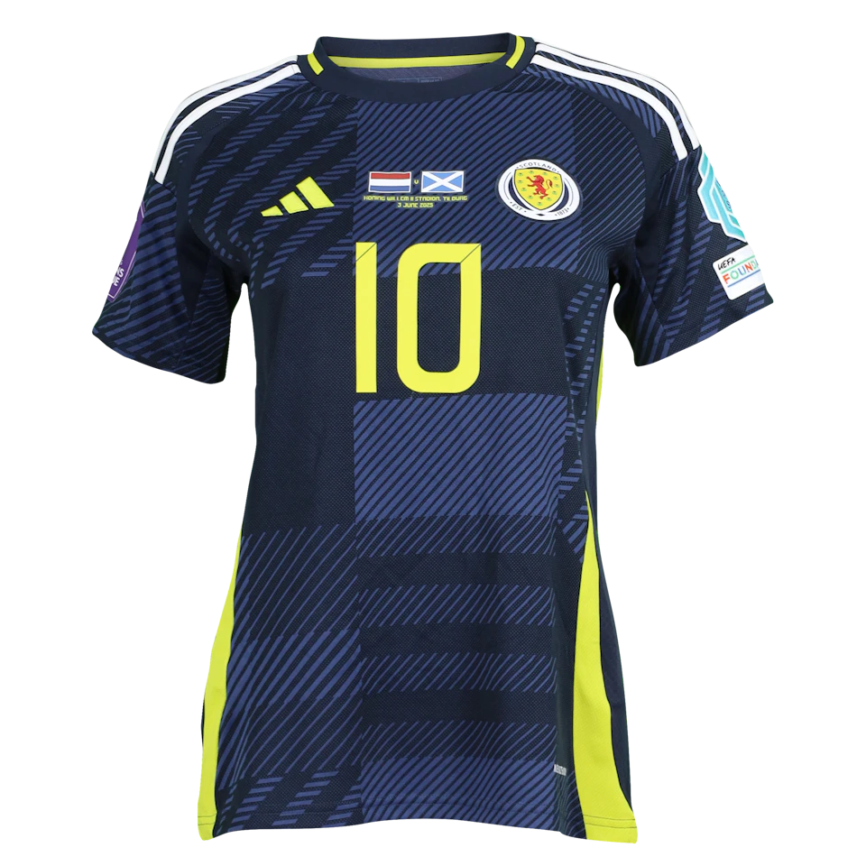 来自Scotland W的Kirsty Howat球衣