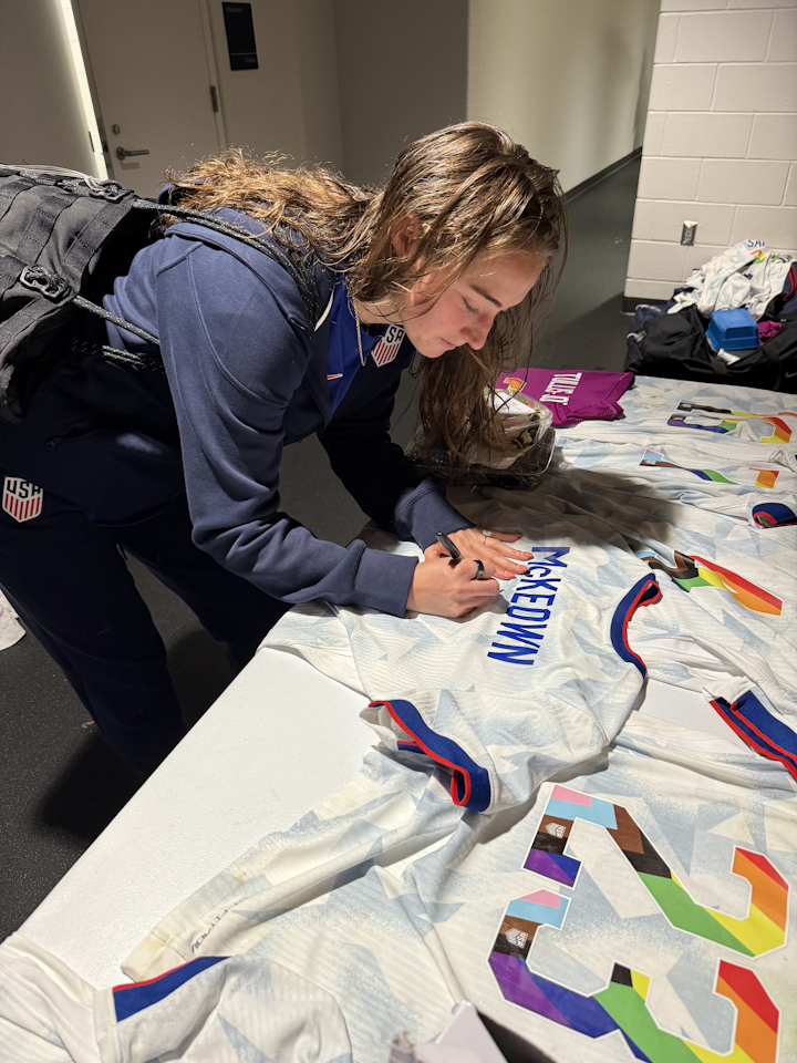 Tara McKeown United States W shirt