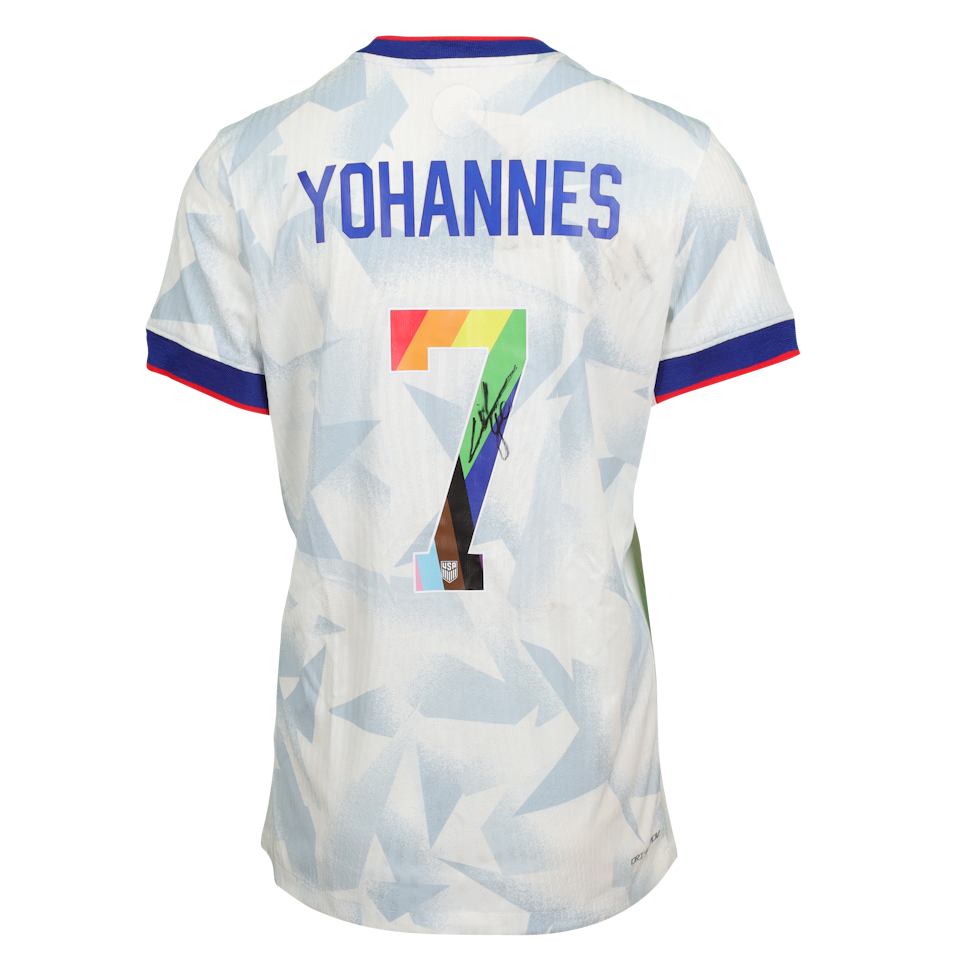 Lily Isabella Yohannes United States W shirt