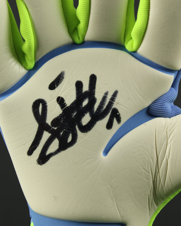 Álvaro Fernández I Gloves