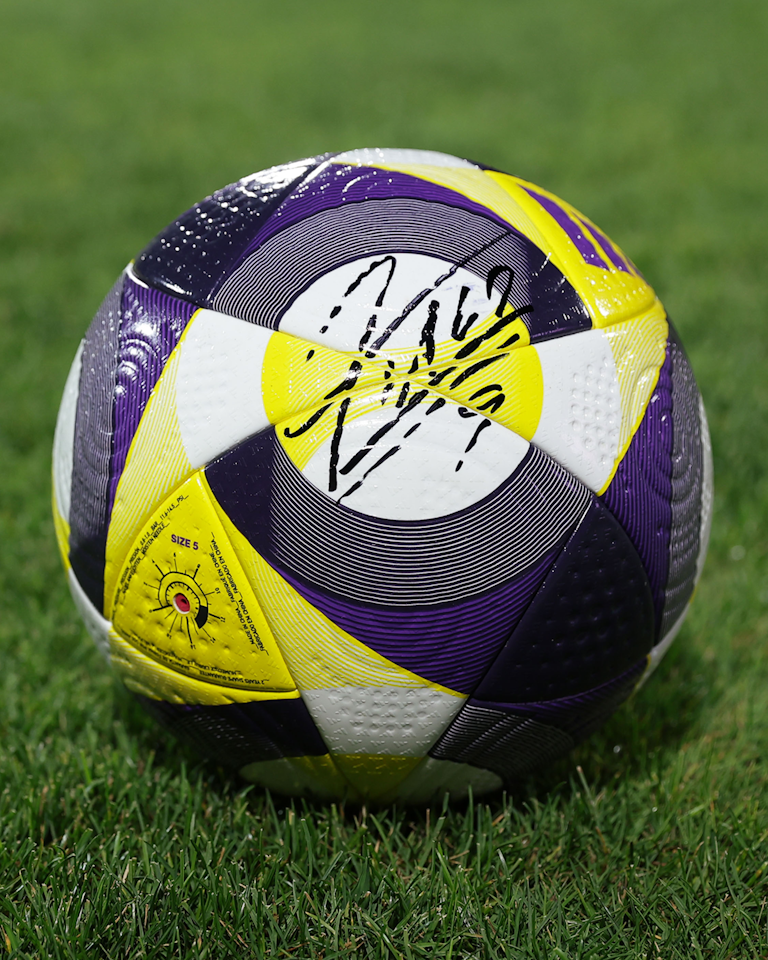Match Scored Ball `32 - Tiago Orobó 티아고