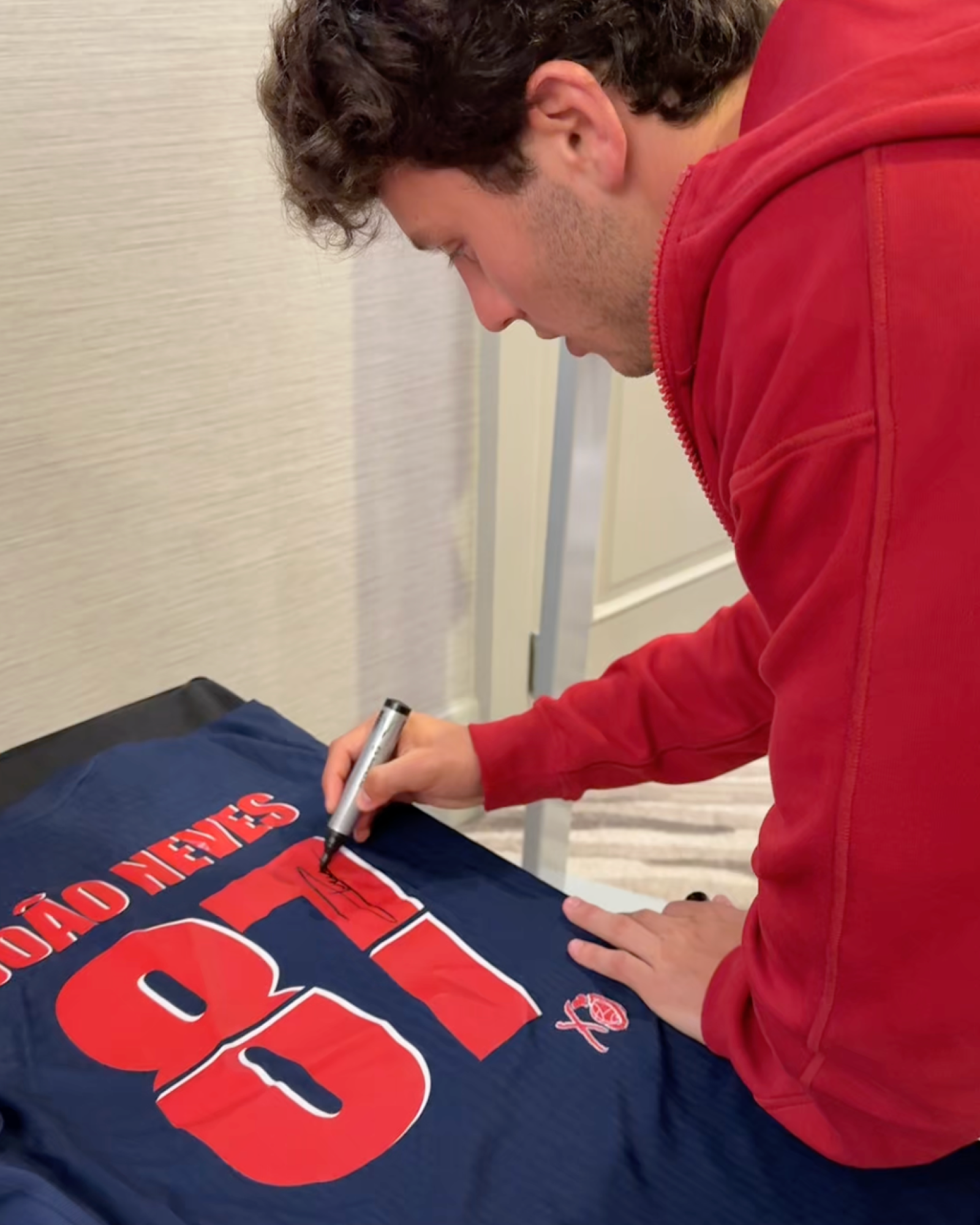 João Neves Paris Saint-Germain shirt