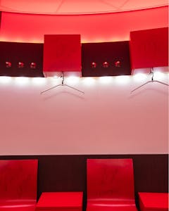 Noa Lang | Seat & Locker