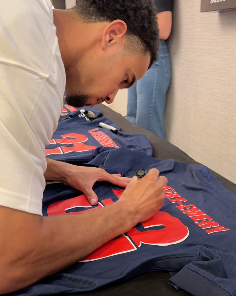 Warren Zaire Emery Paris Saint-Germain jersey