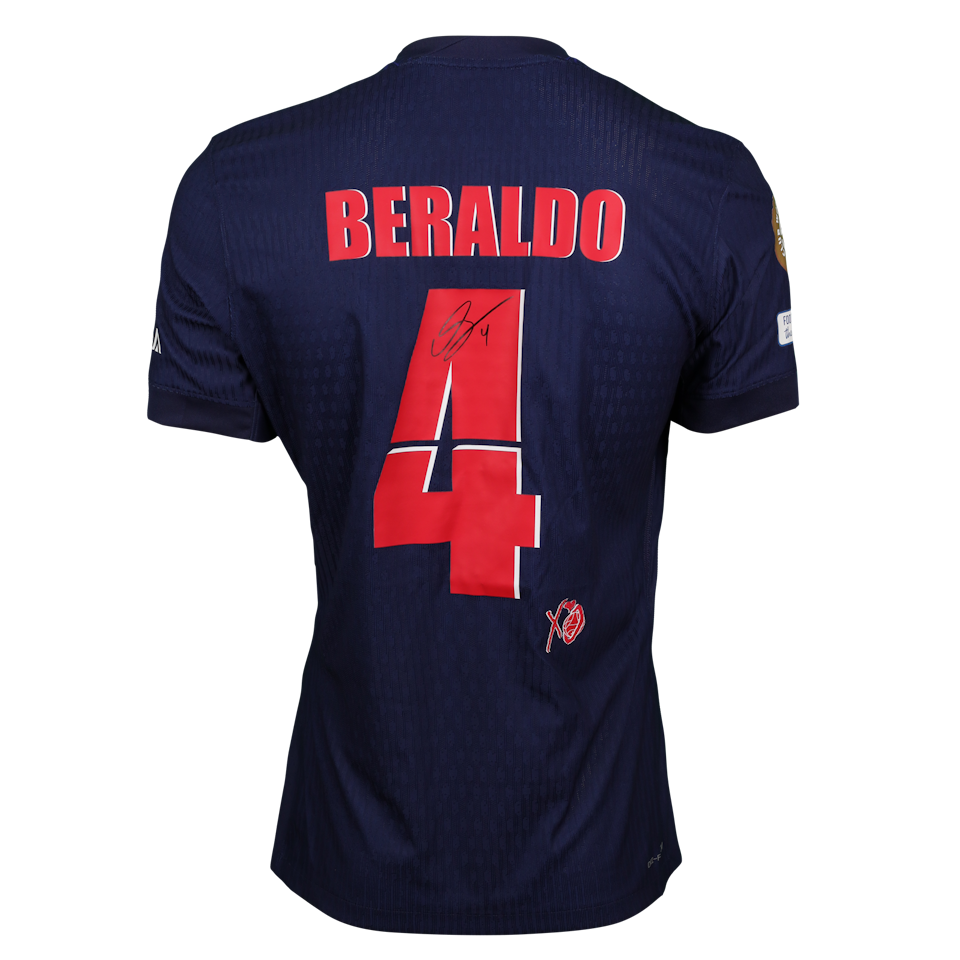 Paris Saint-Germain 팀의 Lucas Lopes Beraldo 셔츠